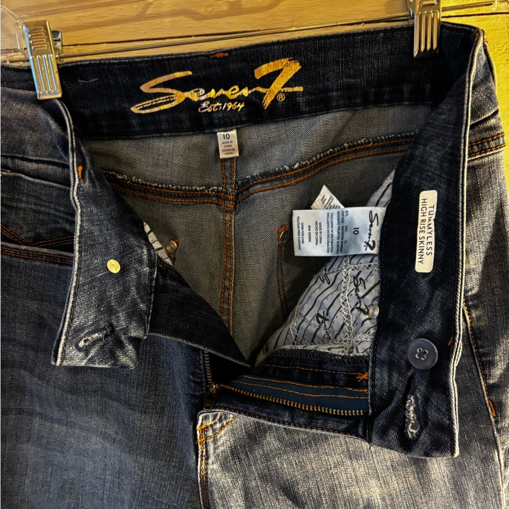 Seven7 Dark Blue Women's Skinny Jeans
Size 10
